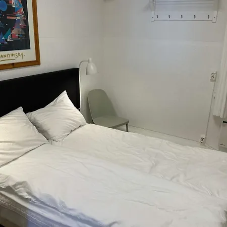 4 Person In Appartement